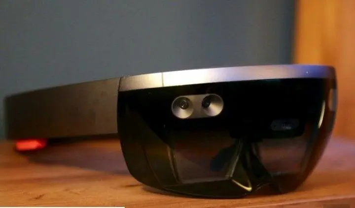 عینکی که اشیاء را برای نابینایان به حرف می‌آورد!+عکس