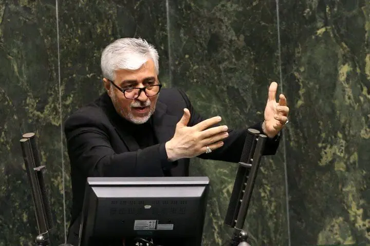 مجلس به وزیر ورزش کارت زرد داد