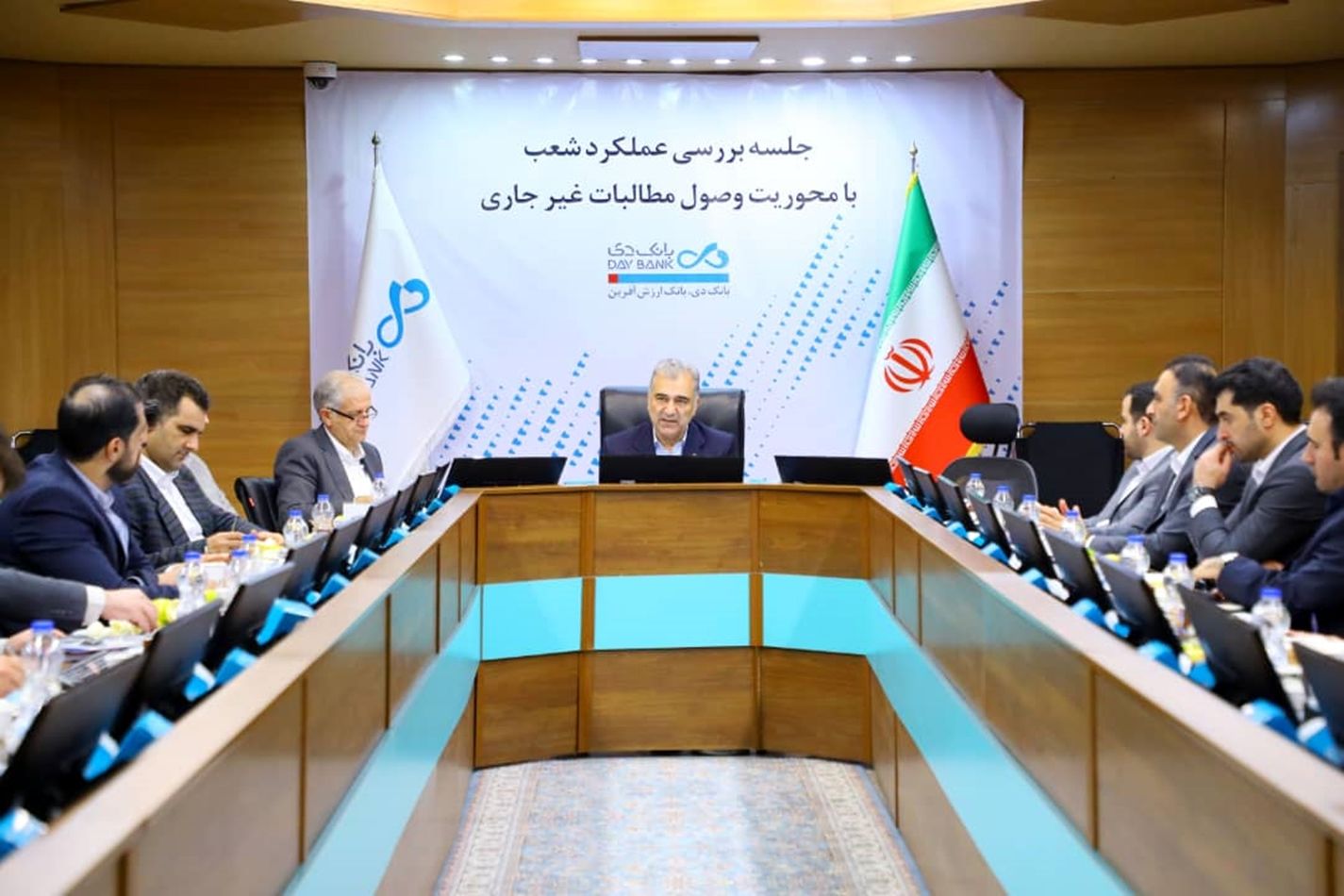 تحقق برنامه تحول سه ساله بانک نیازمند تلاش جمعی است

