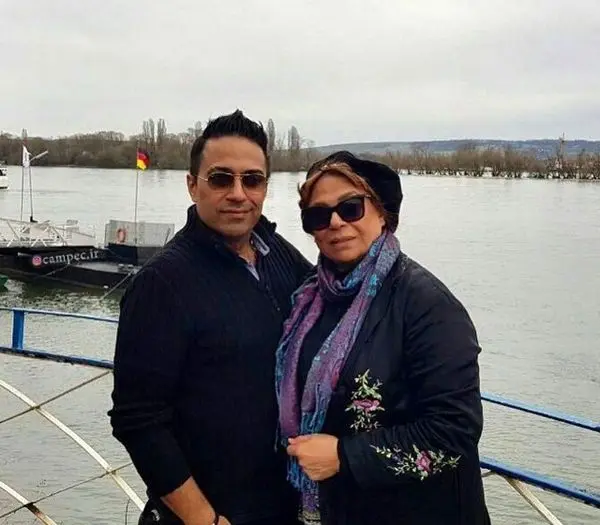 خانم بازیگر و فرزندانش بر سر سفره افطار +عکس
