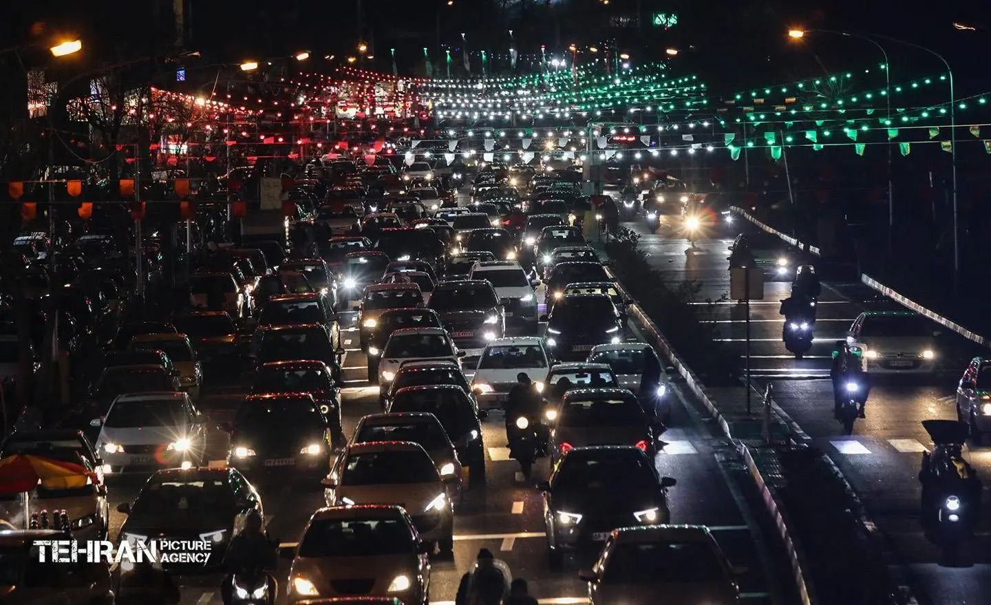 ۵۳ موکب مردمی میزبان شهروندان تهرانی/ جمع‌آوری ۱۱۰۰ کیلوگرم پسماند خشک در جشن امام زمانی‌ها(عج)

