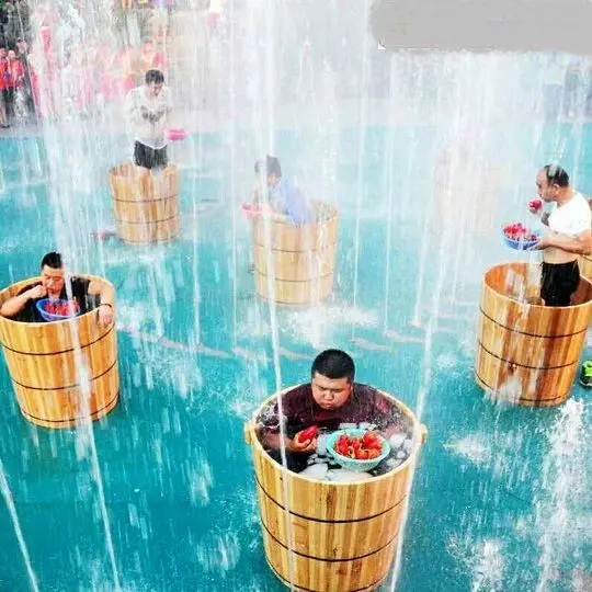 فستیوال فلفل خوردن در سطل یخ +عکس