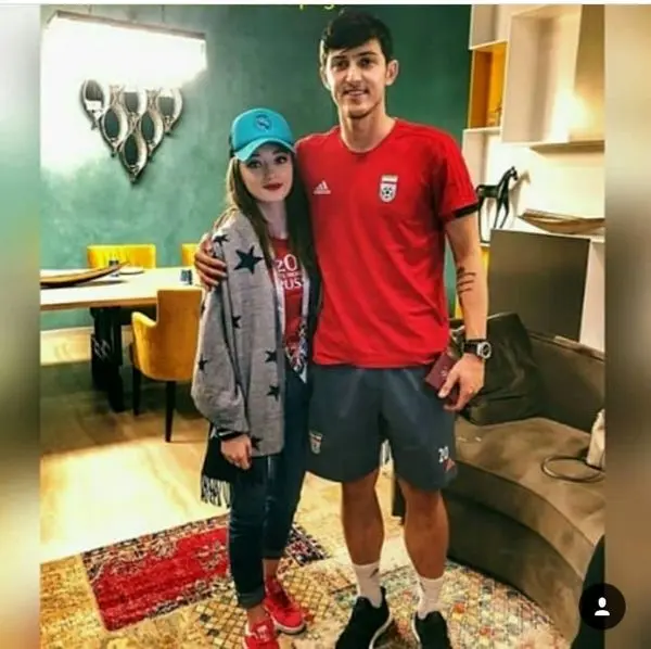 سردار آزمون و هوادار خارجی اش + عکس