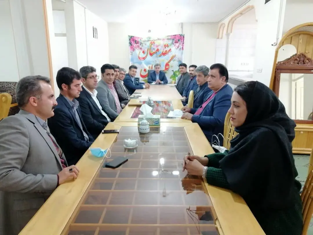 ‍ ‍ تقدیر از نمایندگان برتر و بازنشستگان شرکت بیمه داناشعبه خرم‌آباد
