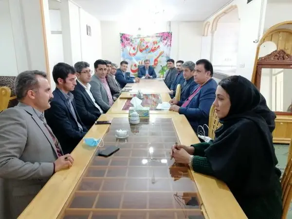  تقدیر از نمایندگان برتر و بازنشستگان شرکت بیمه داناشعبه خرمآباد