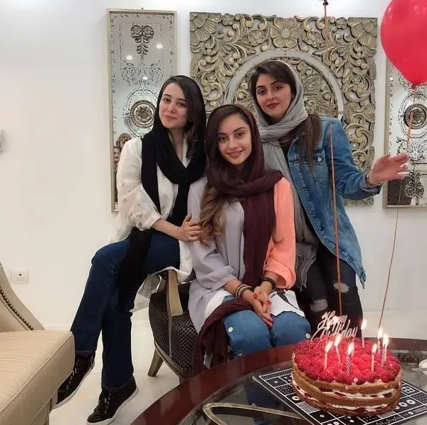 تولد ترلان پروانه در کنار الناز حبیبی + عکس