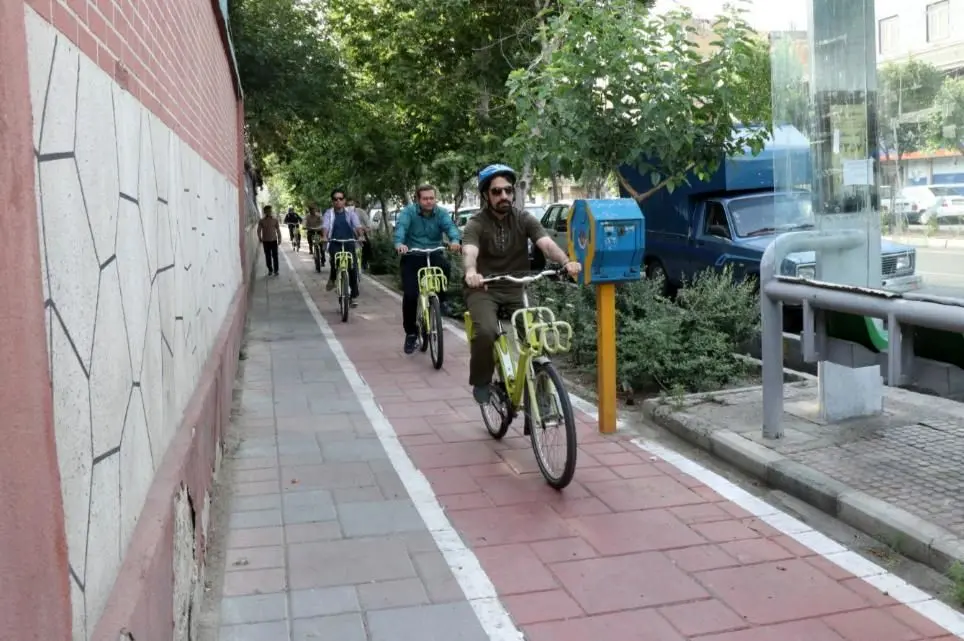 بازدید میدانی مدیران شهری منطقه۹ از محلات با دوچرخه

