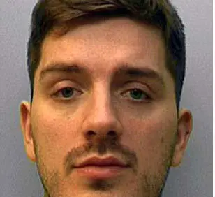 نقشه کثیف یک آرایشگر برای ایدزی کردن مشتریان و دوستانش + عکس