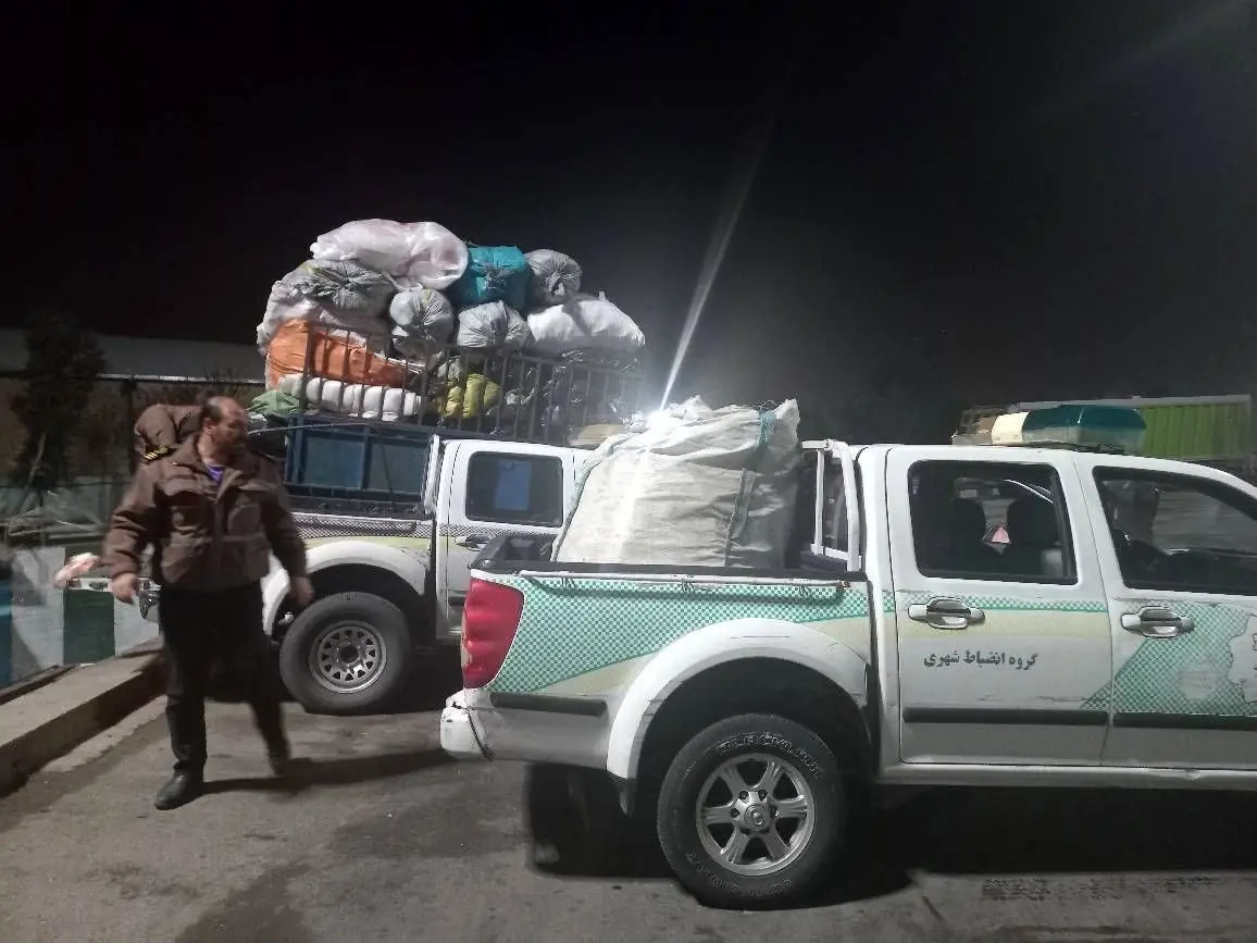 نزدیک به 2 تن پسماند خشک از عوامل تفکیک و حمل غیر مجاز پسماند در منطقه 19 جمع آوری شد
