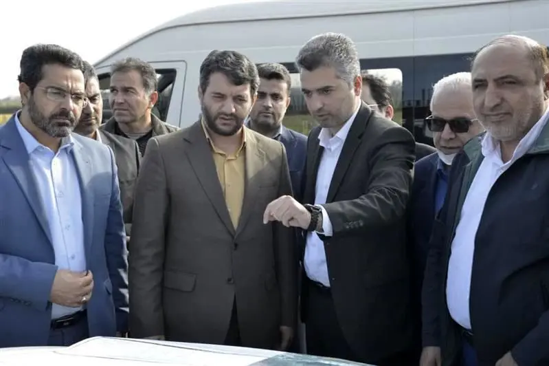 بازدید دبیر شورای عالی مناطق آزاد و ویژه اقتصادی کشور از روند عملیات اجرایی پروژه اتصال راه آهن


