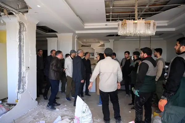 گروه مرمت در کنار سایر گروه های جهادی آماده فعالیت در منطقه یک ، می شود