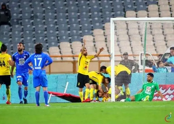 استقلال مقابل سپاهان شکست خورد