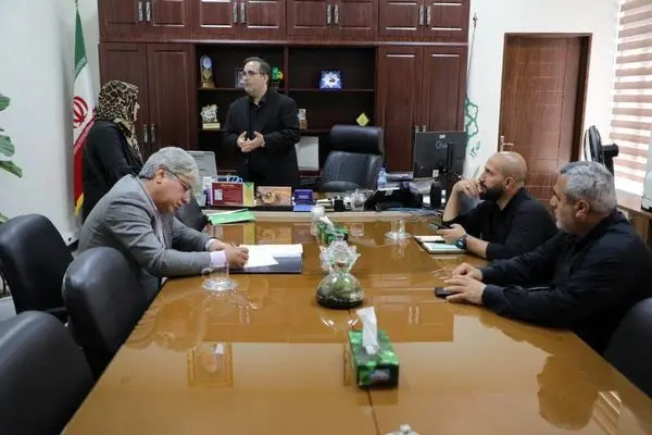 تحویل بن‌کارت های حمایتی به شهروندان آسیب دیده در جنگ ۱۲ روزه

