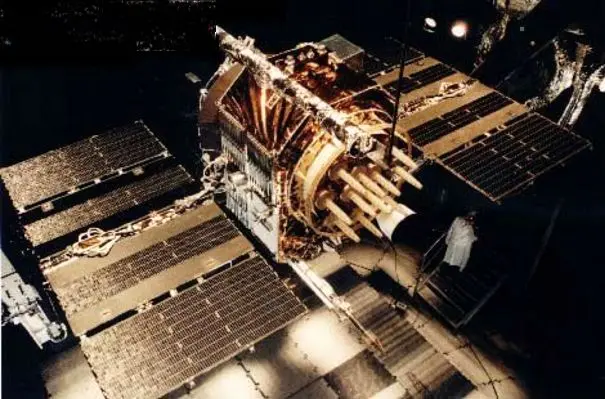 اولین ماهواره جهان+عکس