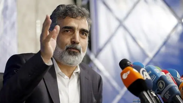 ایران با کاهش تعهدات از برجام فاصله میگیرد