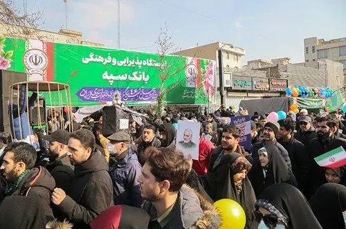 برپایی ایستگاه فرهنگی و پذیرایی بانک سپه در مسیر راهپیمایی ۲۲ بهمن

