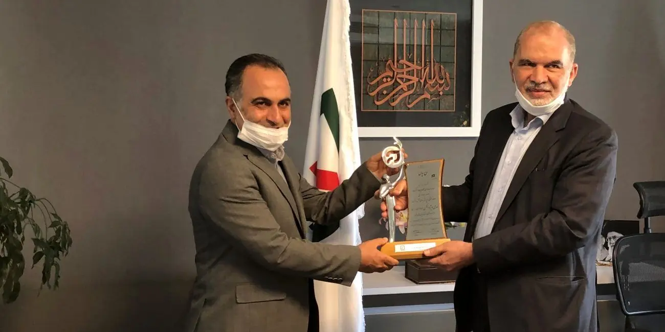 نشان «سیمین انجمن بهره‌وری» به بیمه رازی اهدا شد