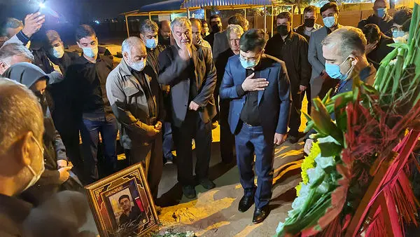 حضور رئیس هیئت مدیره و رئیس مجتمع پتروشیمی نوری در مراسم تشییع و خاکسپاری رئیس فقید روابط عمومی این شرکت

