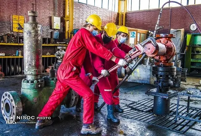 در صورت تخصیص سهمیه واکسن کرونا به صنعت نفت، کارکنان عملیاتی تقدم دارند
