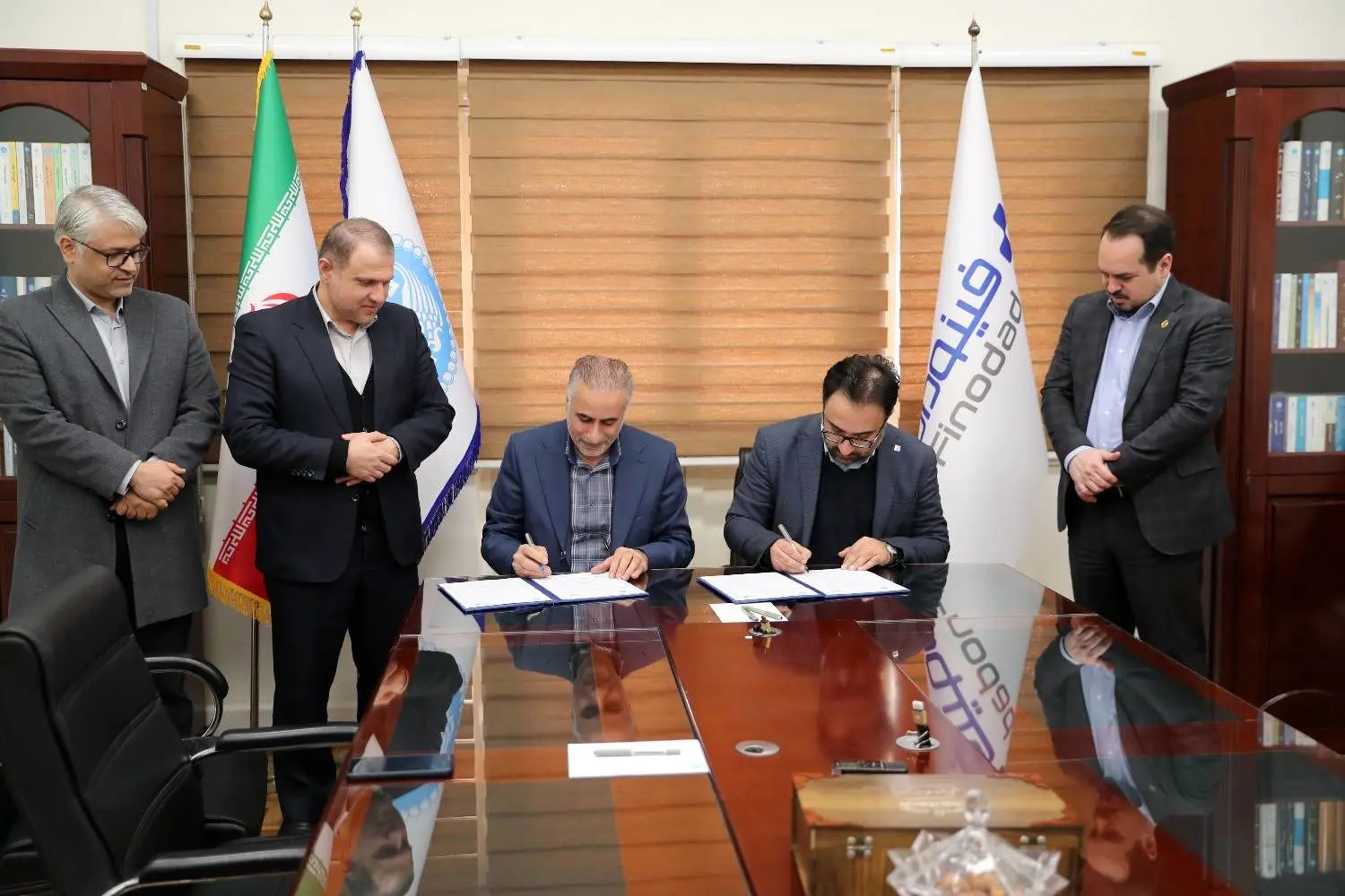  تفاهم نامه مشترک فینوداد و دانشگاه تهران امضا شد