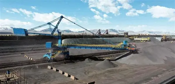 ساخت، نصب و راهاندازی موفقیتآمیز ماشین برداشت در پارکهای 1 و 2 آهنسازی فولاد مبارکه