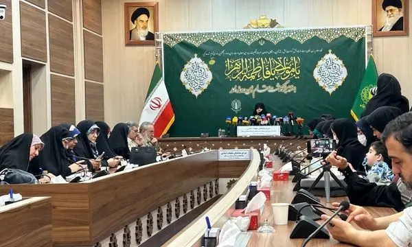 شعار امسال: بانوی ایرانی، مظهر نجابت و الگوی مقاومت