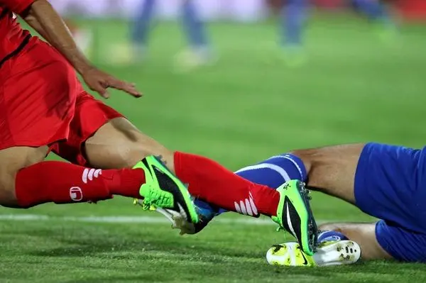 بازیکنان میلیون دلاری در تیمهای بدون زمین تمرین!