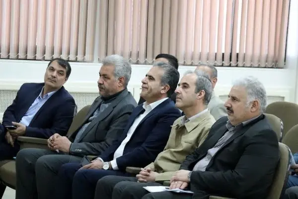 سالانه ۵۰۰ دستگاه کمباین با هدف تامین نیاز داخلی تولید و روانه مزارع کشاورزان میشود