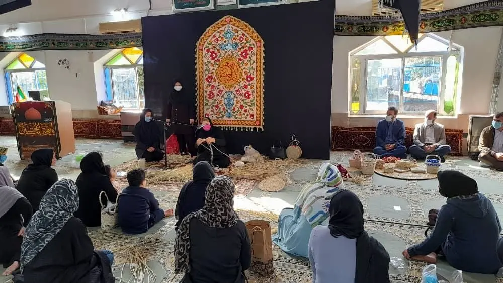 دوره های آموزشی صنایع دستی در منطقه آزاد انزلی برگزار شد
