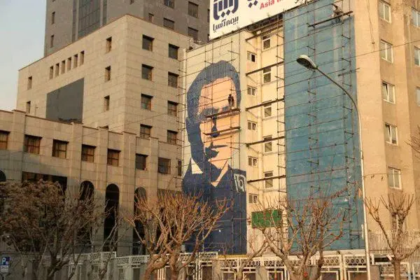 اجرای طرح دیوارنگاری با موضوع یادمان شهید سپهبد قرنی