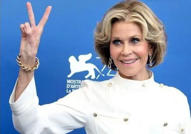  جایزه معروف برای ستاره زن سینما + عکس