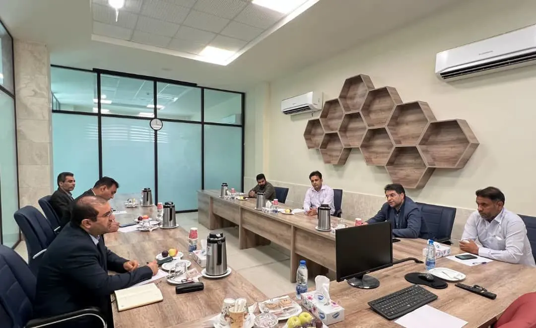 مشاور استاندار بوشهر از مرکز نوآوری پتروشیمی زاگرس بازدید کرد