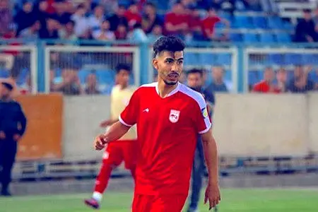 رضا شکاری با تراکتور فسخ کرد