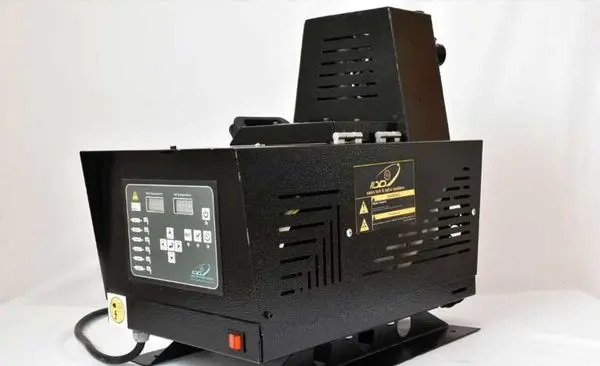 انعقاد قرارداد یک شرکت دانش بنیان با یک شرکت تولیدی برای ساخت دستگاه اتوماسیون چسب حرارتی