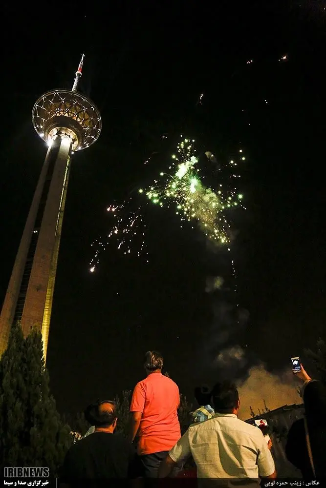 برج میلاد در کنار 13 میدان اصلی پایتخت به مناسبت عیدالله اکبر ( عید غدیر) غرق در نور شد.
