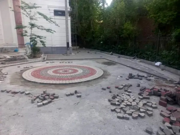 بهبود ساختاری محله باغ فردوس با بهسازی محوطه کتابخانه شهید باهنر