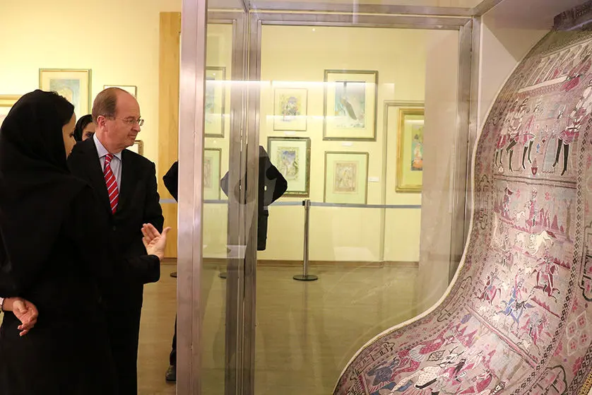 بازدید سفیر نیوزیلند از موزه بانک ملّی ایران