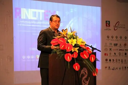 نوآوری و صادرات دو بال توسعه صنعت هستند