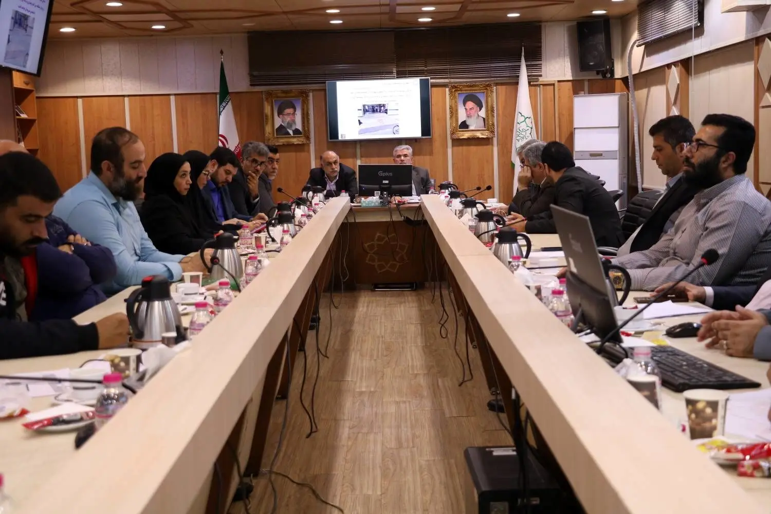 بررسی طرح تحولی «خدمت در شهر» و  بند «ت» تبصره ششم در منطقه 15

