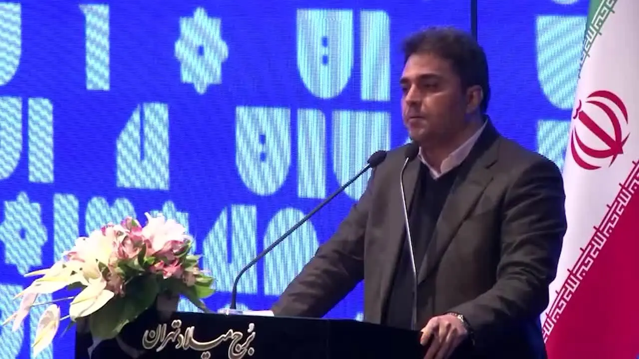 سخنرانی محسن هرمزی، معاون حمل و نقل و ترافیک شهرداری تهران در مراسم آیین رونمایی از ناوگان حمل و نقل برقی پایتخت که با حضور ریاست محترم جمهور و شهردار محترم تهران برگزار شد.


