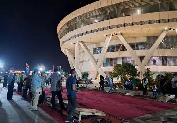 رقابت ورزشکاران منطقه ۲ زیر سایه برج میلاد

