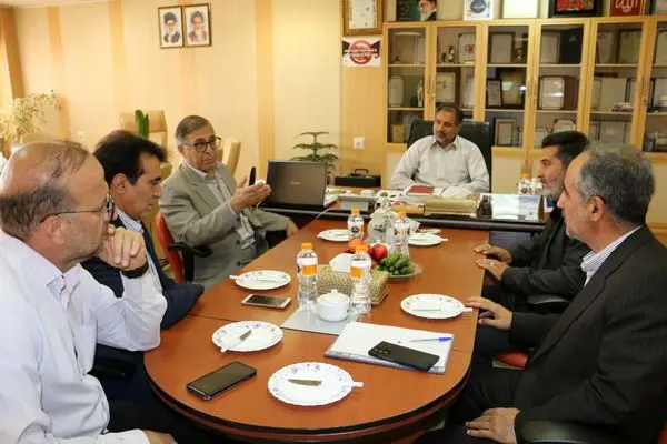 دیدار مدیر مخابرات منطقه مرکزی با شهردار ساوه