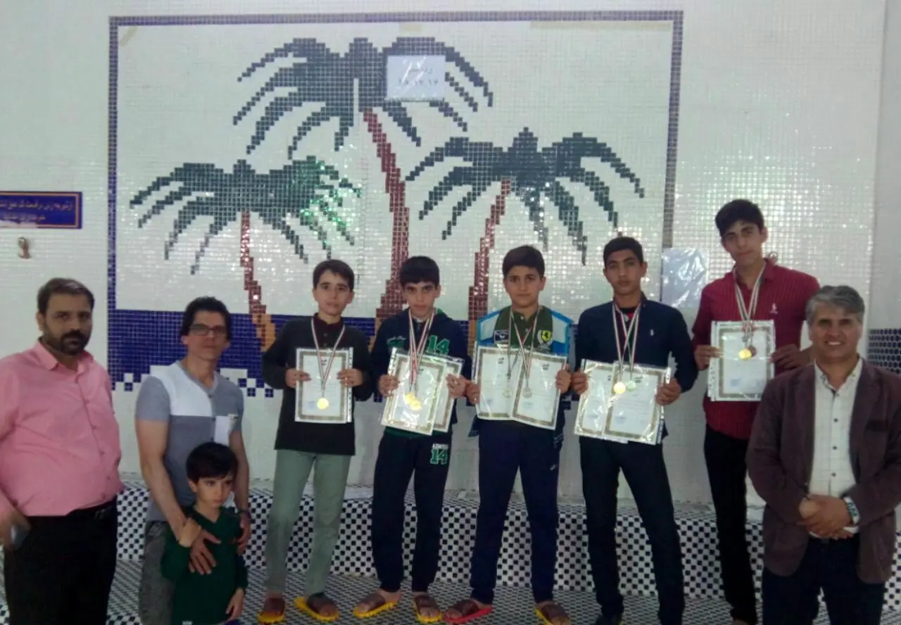 درخشش نماینده قاین در مسابقات قهرمانی شنا