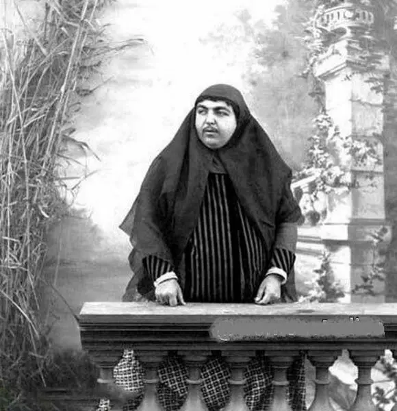 تصاویر زیرخاکی از احمدی نژاد تا ناصرالدین شاه! + عکس