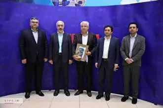 از پتروشیمی شهید تندگویان (سهامی عام) با نماد «شگویا» به عنوان شرکت برتر بورسی تقدیر شد
۰