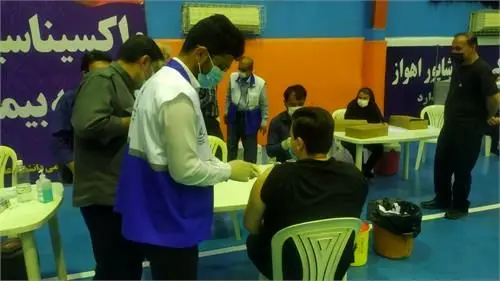 کادر درمان فولاد خوزستان واکسینه شدند
