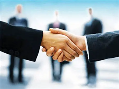 نقش مهم رایزن اقتصادی در سفارتخانهها برای ایجاد پیمان دوجانبه چیست؟