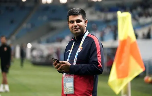 هرگونه گمانه زنی در خصوص سرمربی فولاد را رد می‌کنیم