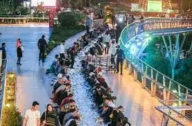 برپایی «سفره افطاری ساده» بر روی «پل طبیعت»