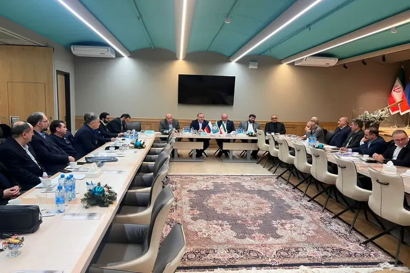 برنامه ریزی کالاهای ترانزیتی بعد از اتصال ریل و ارائه خدمات مالی ارزی به صادر کنندگان منطقه آزاد انزلی

